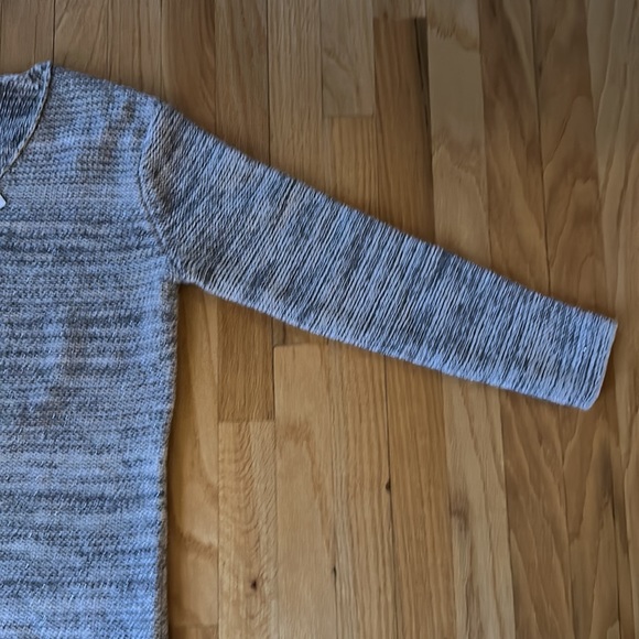 Sparkly Lurex V-Neck Light Grey Sweater - Picture 6 of 9
